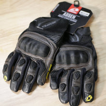 Load image into Gallery viewer, EVS Sports Assen Street Gloves Retail Packaging