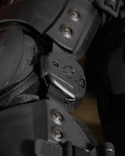 Load image into Gallery viewer, EVS RS9 Knee Brace Pair
