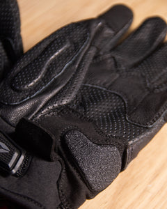 EVS Sports NYC Street Gloves pull tabs