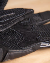 Load image into Gallery viewer, EVS Sports NYC Street Gloves mesh