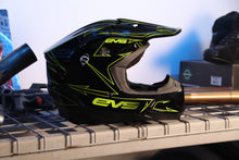 Load image into Gallery viewer, EVS T5 Pinner Helmet