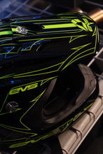 Load image into Gallery viewer, EVS T5 Pinner Helmet