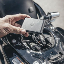 Load image into Gallery viewer, Monimoto M7 GPS Anti-Theft Tracker installation